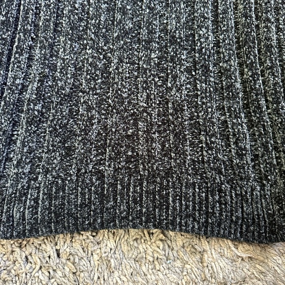 BCBG Elegant Black Turtleneck Sweater Dress. <<<<140>>>>> - Picture 6 of 8